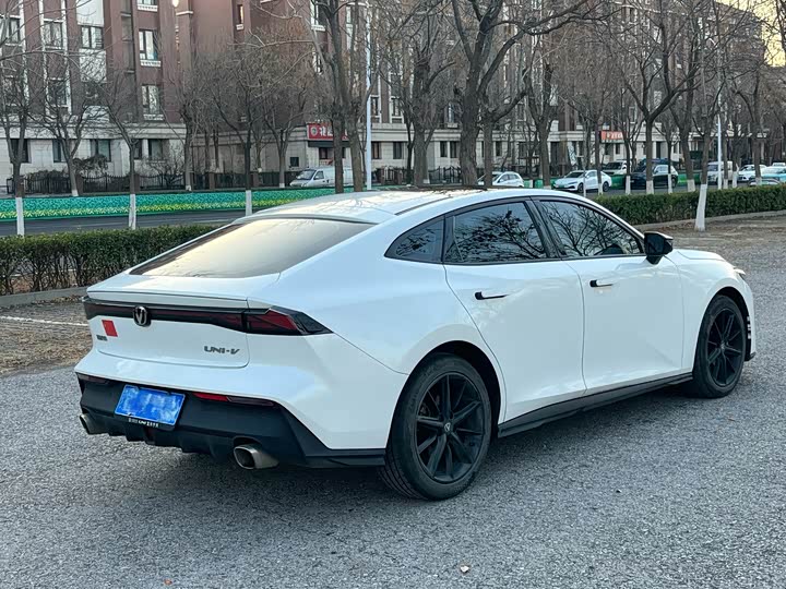 Фото 5 - Changan UNI-V