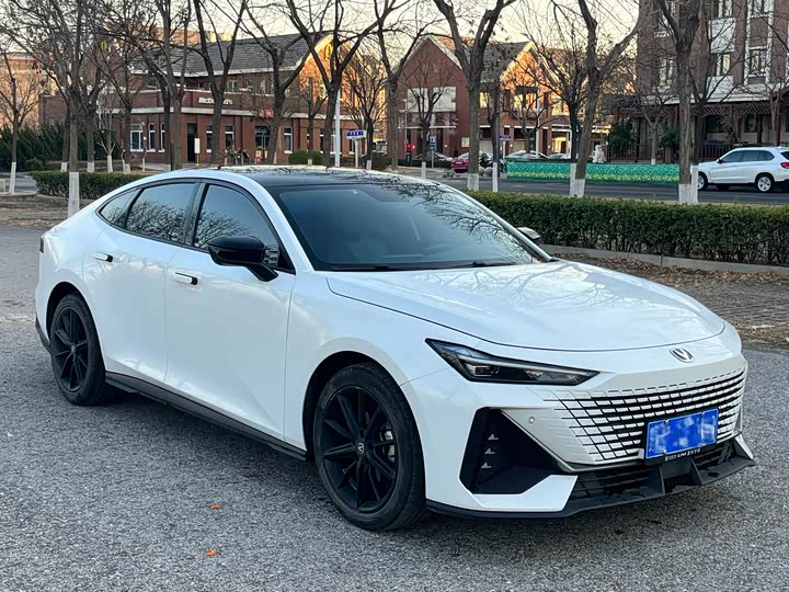 Фото 7 - Changan UNI-V