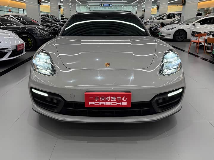 Фото 2 - Porsche Panamera