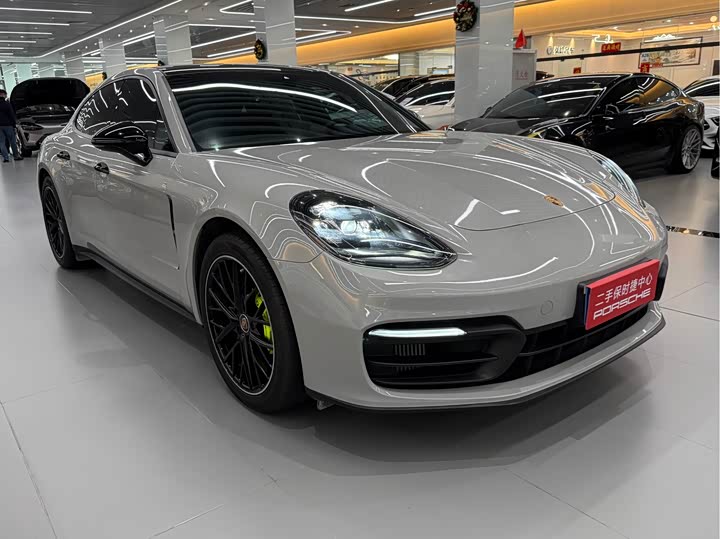 Фото 3 - Porsche Panamera