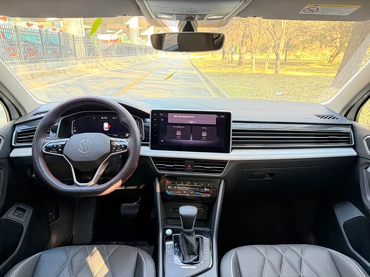 Фото 9 - Volkswagen Tiguan L Hybrid