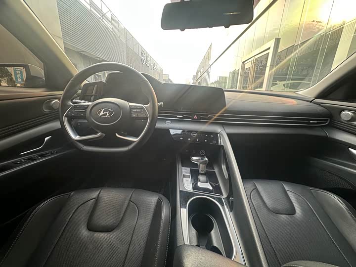 Фото 5 - Hyundai Elantra N line