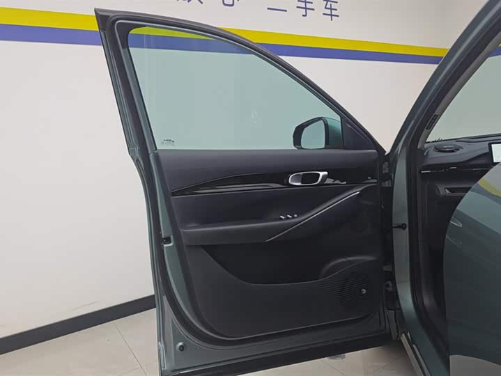 Фото 7 - Geely Galaxy E5