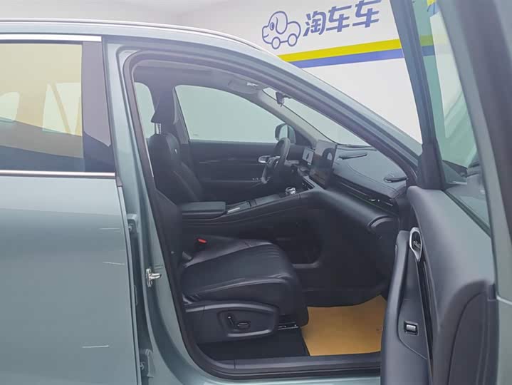 Фото 8 - Geely Galaxy E5