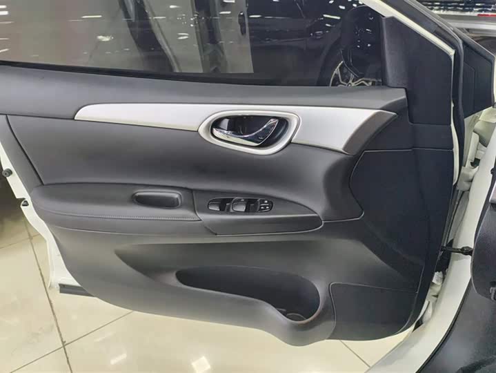 Фото 7 - Nissan Sylphy