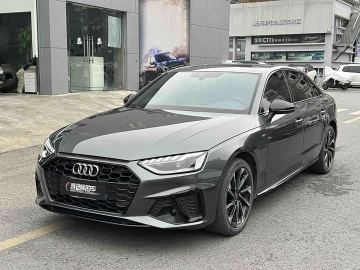 Фото 1 - Audi A4L