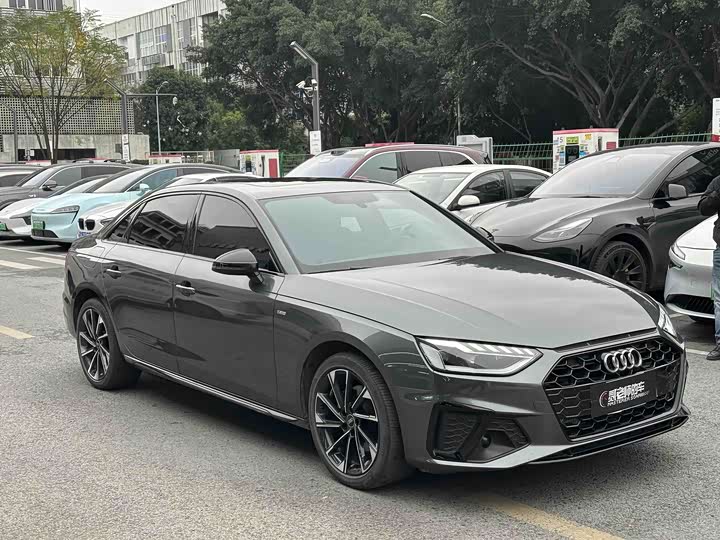 Фото 3 - Audi A4L