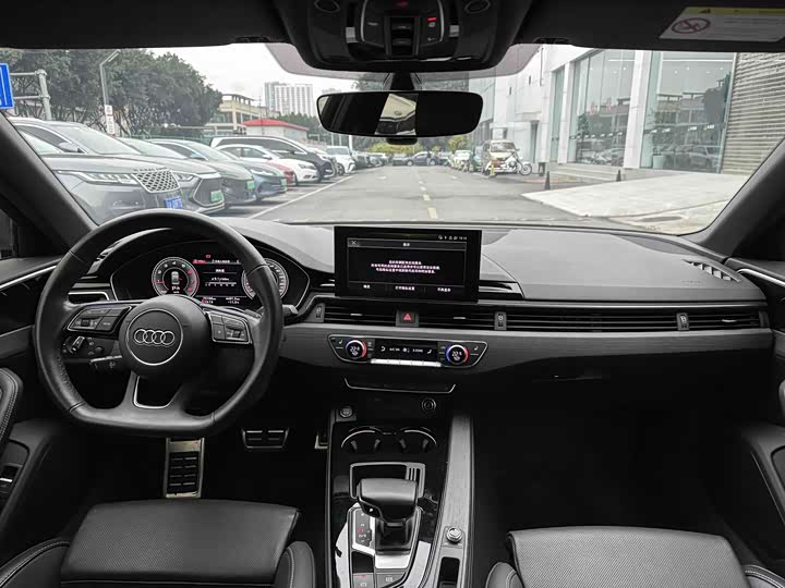 Фото 7 - Audi A4L