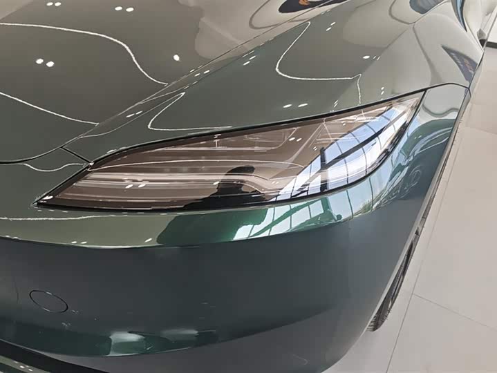 Фото 5 - Tesla Model 3
