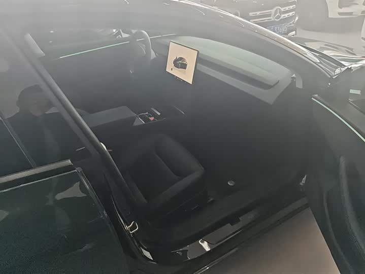 Фото 8 - Tesla Model 3