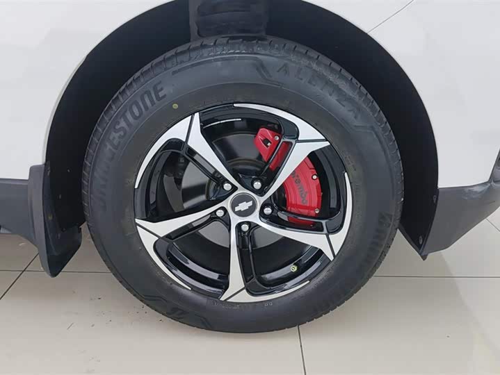 Фото 6 - Chevrolet Equinox