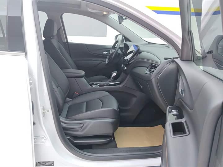 Фото 8 - Chevrolet Equinox