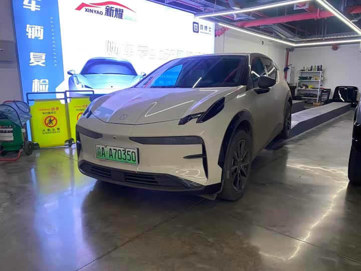 Фото 1 - Zeekr X