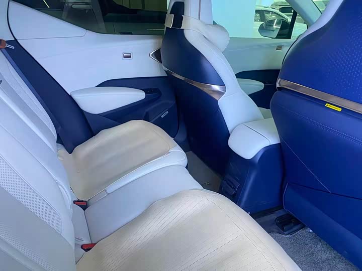 Фото 4 - Zeekr X