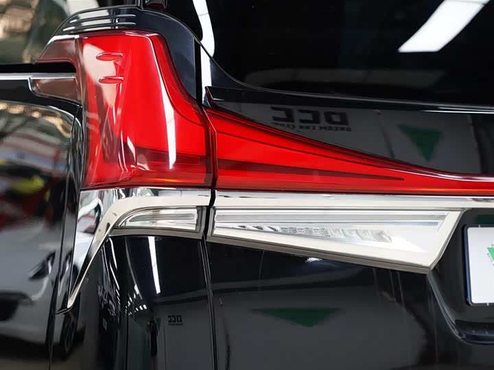 Фото 4 - Lexus LM