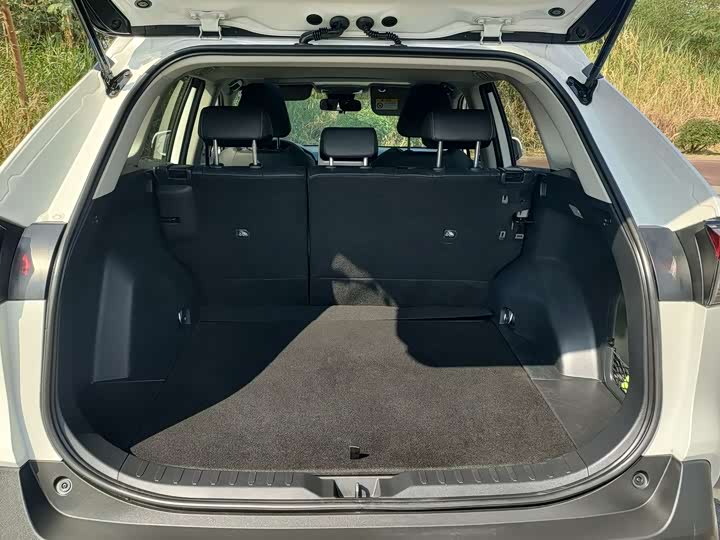 Фото 7 - Toyota RAV4