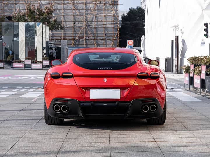 Фото 5 - Ferrari Roma