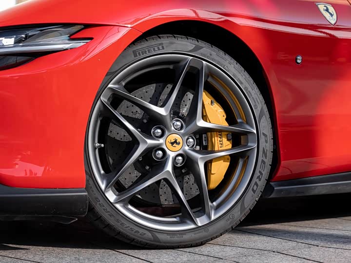 Фото 8 - Ferrari Roma