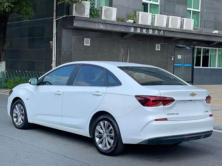 Фото 4 - Chevrolet Monza