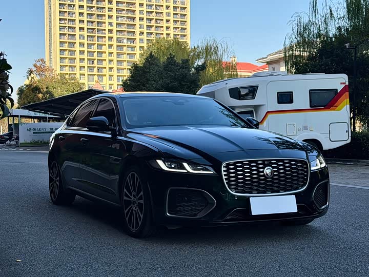 Фото 3 - Jaguar XF L