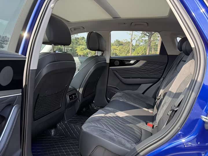 Фото 6 - Hongqi HS5