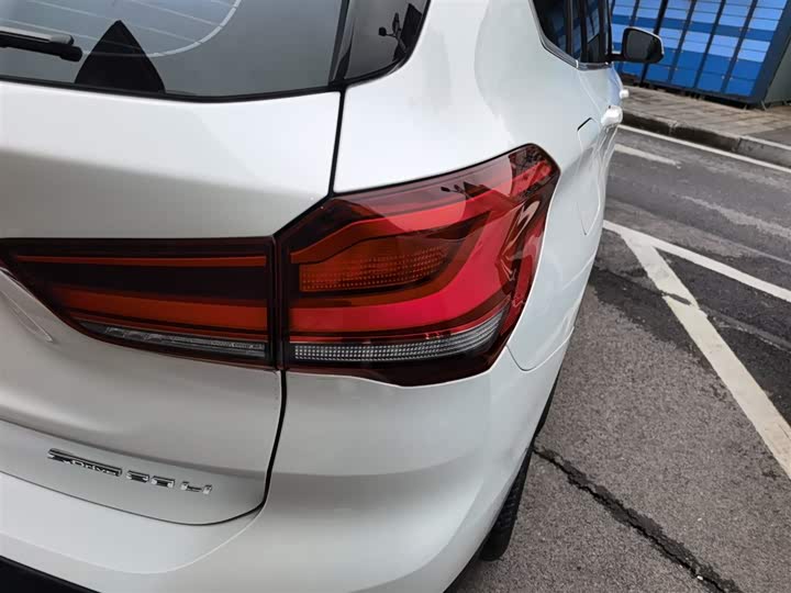 Фото 8 - BMW X1