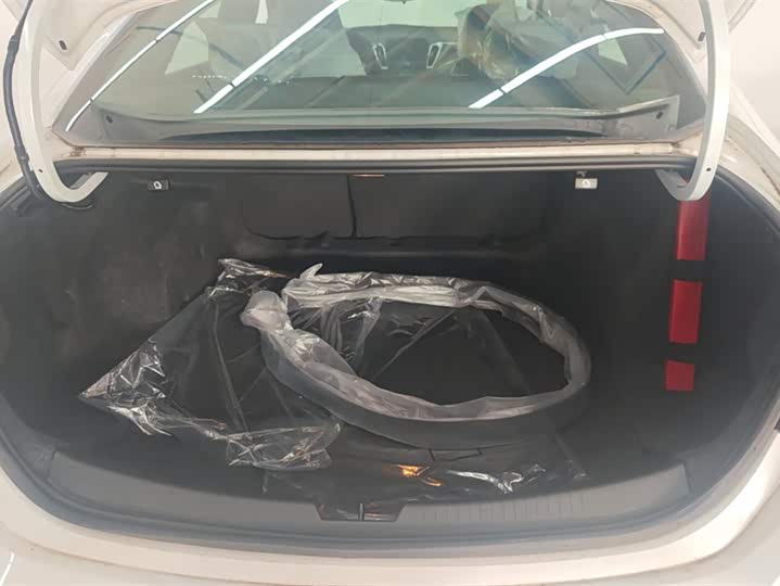 Фото 4 - Chevrolet Malibu XL