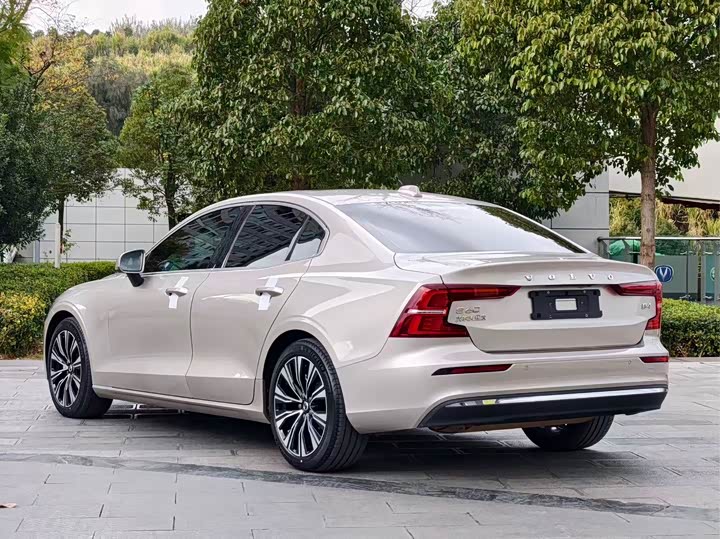 Фото 3 - Volvo S60