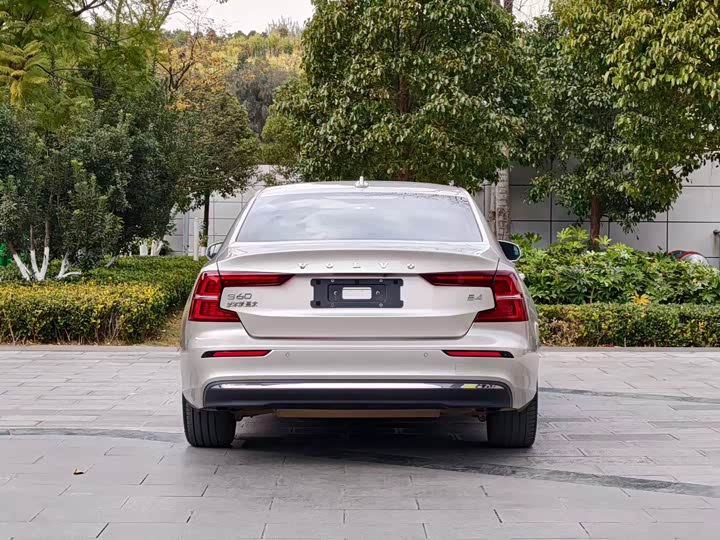 Фото 6 - Volvo S60