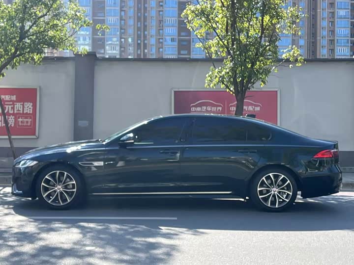 Фото 4 - Jaguar XF L