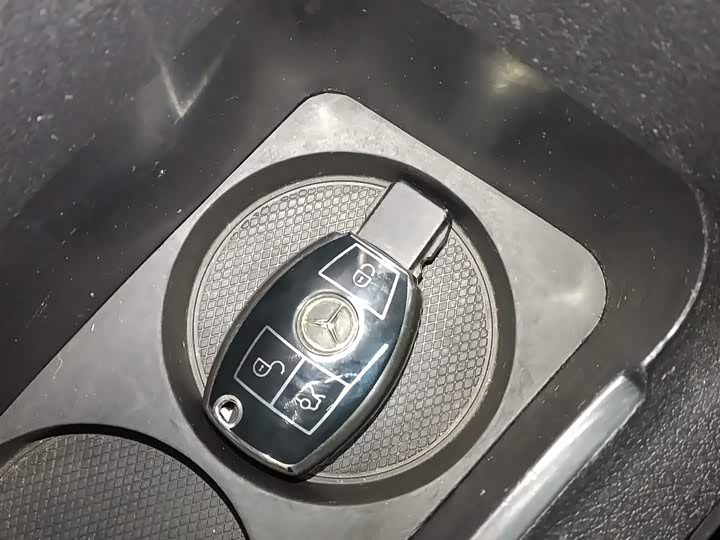 Фото 9 - Mercedes-Benz Vito