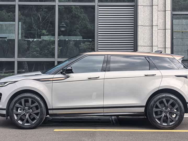 Фото 8 - Land Rover Range Rover Evoque L