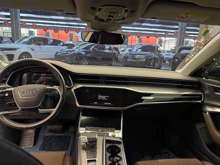 Фото 4 - Audi A7L