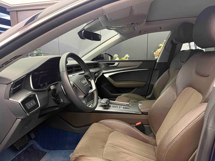 Фото 6 - Audi A7L