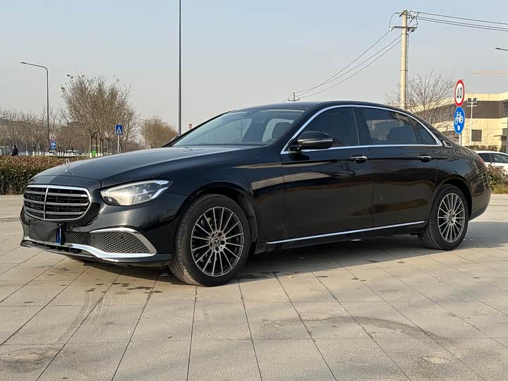 Фото 1 - Mercedes-Benz E-Class