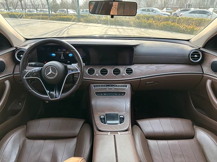 Фото 6 - Mercedes-Benz E-Class