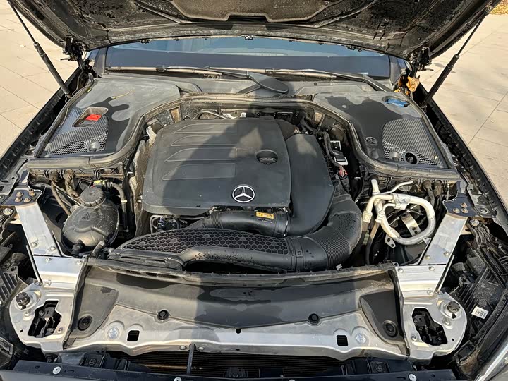 Фото 9 - Mercedes-Benz E-Class