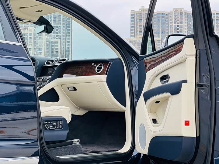 Фото 6 - Bentley Bentayga