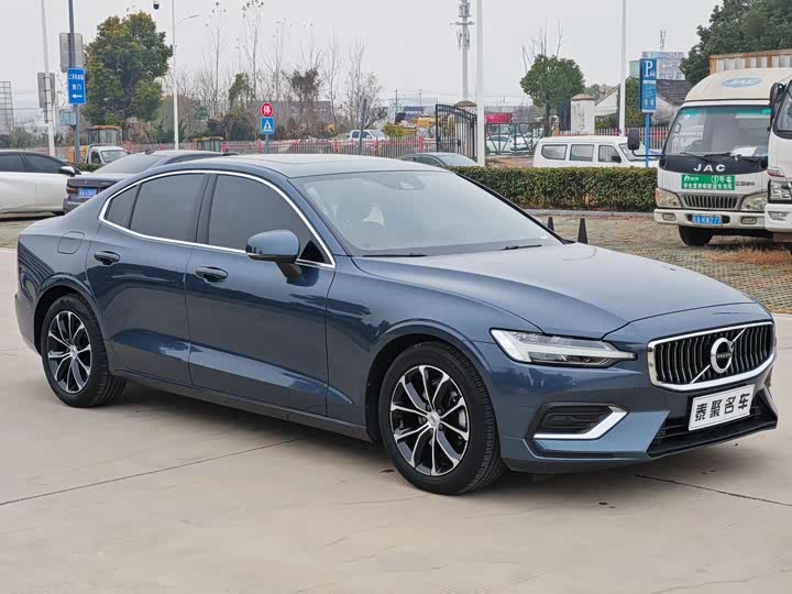 Фото 2 - Volvo S60