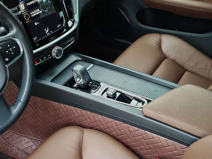 Фото 8 - Volvo S60