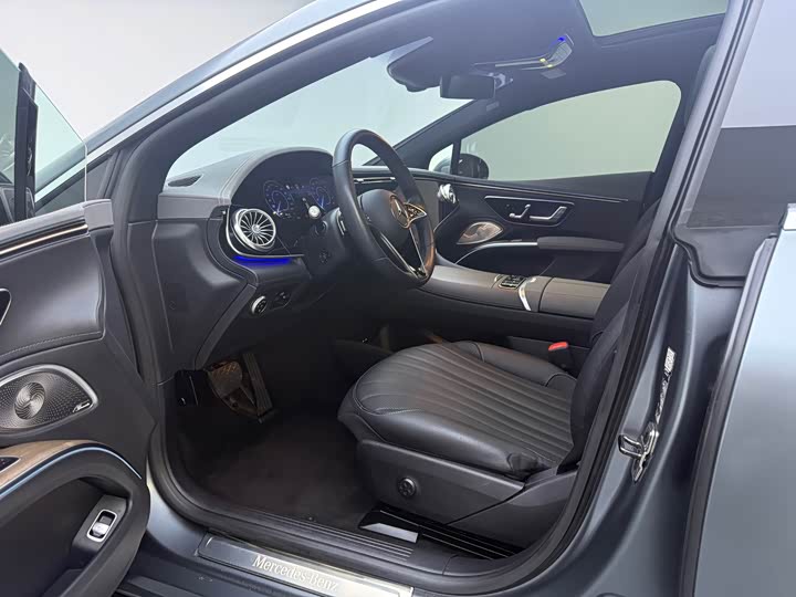 Фото 9 - Mercedes-Benz EQS