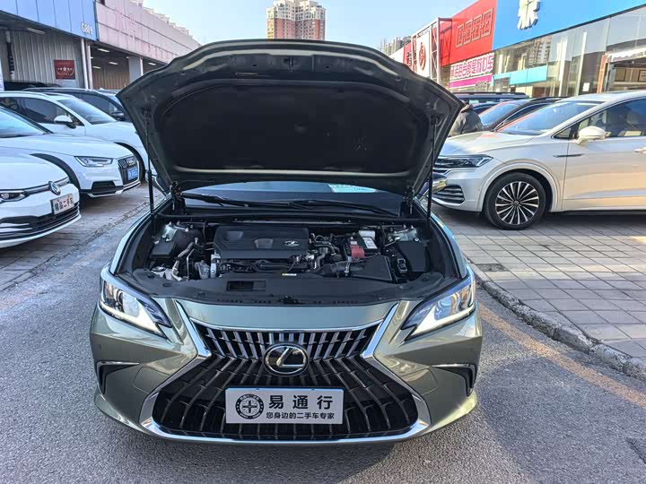 Фото 4 - Lexus ES