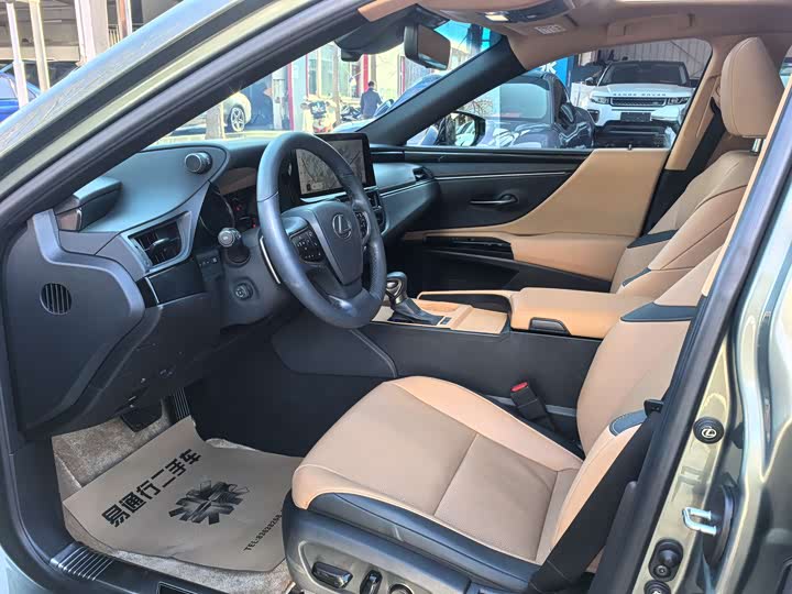 Фото 6 - Lexus ES