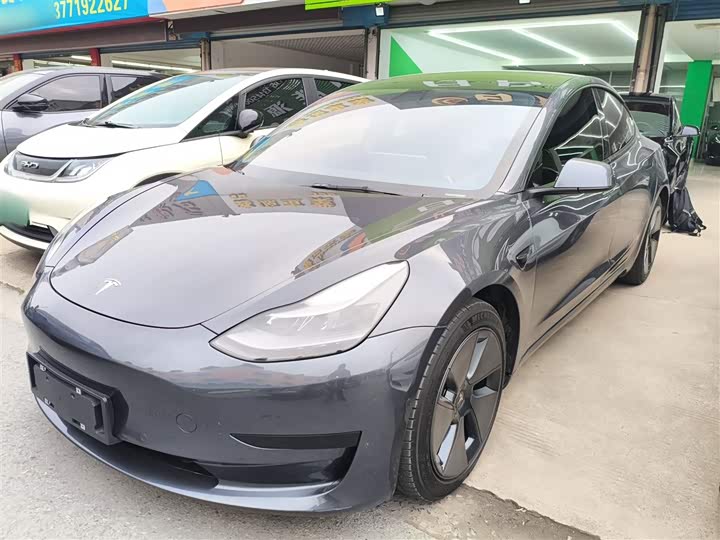Фото 2 - Tesla Model 3