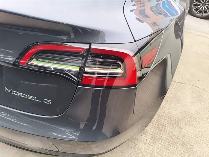 Фото 8 - Tesla Model 3