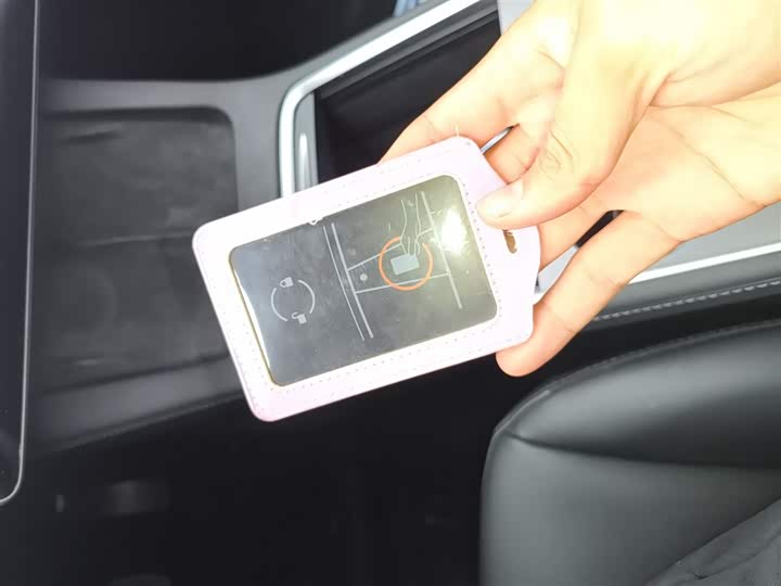 Фото 9 - Tesla Model 3