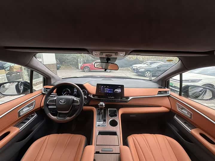 Фото 9 - Toyota Sienna