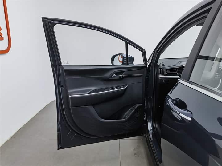 Фото 8 - Hyundai Custo