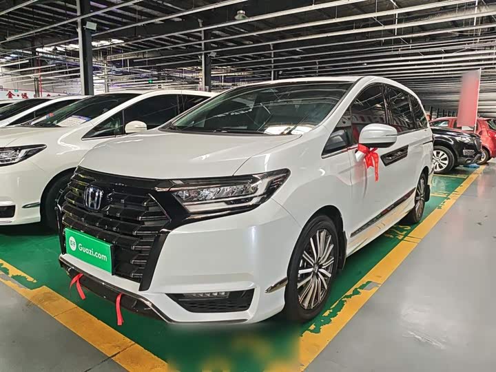 Фото 2 - Honda Elysion