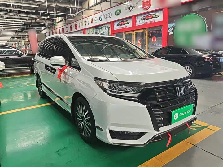 Фото 4 - Honda Elysion